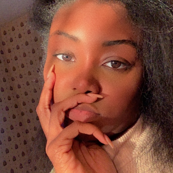 Meet your Posher, Bri - Picture 1 of 1